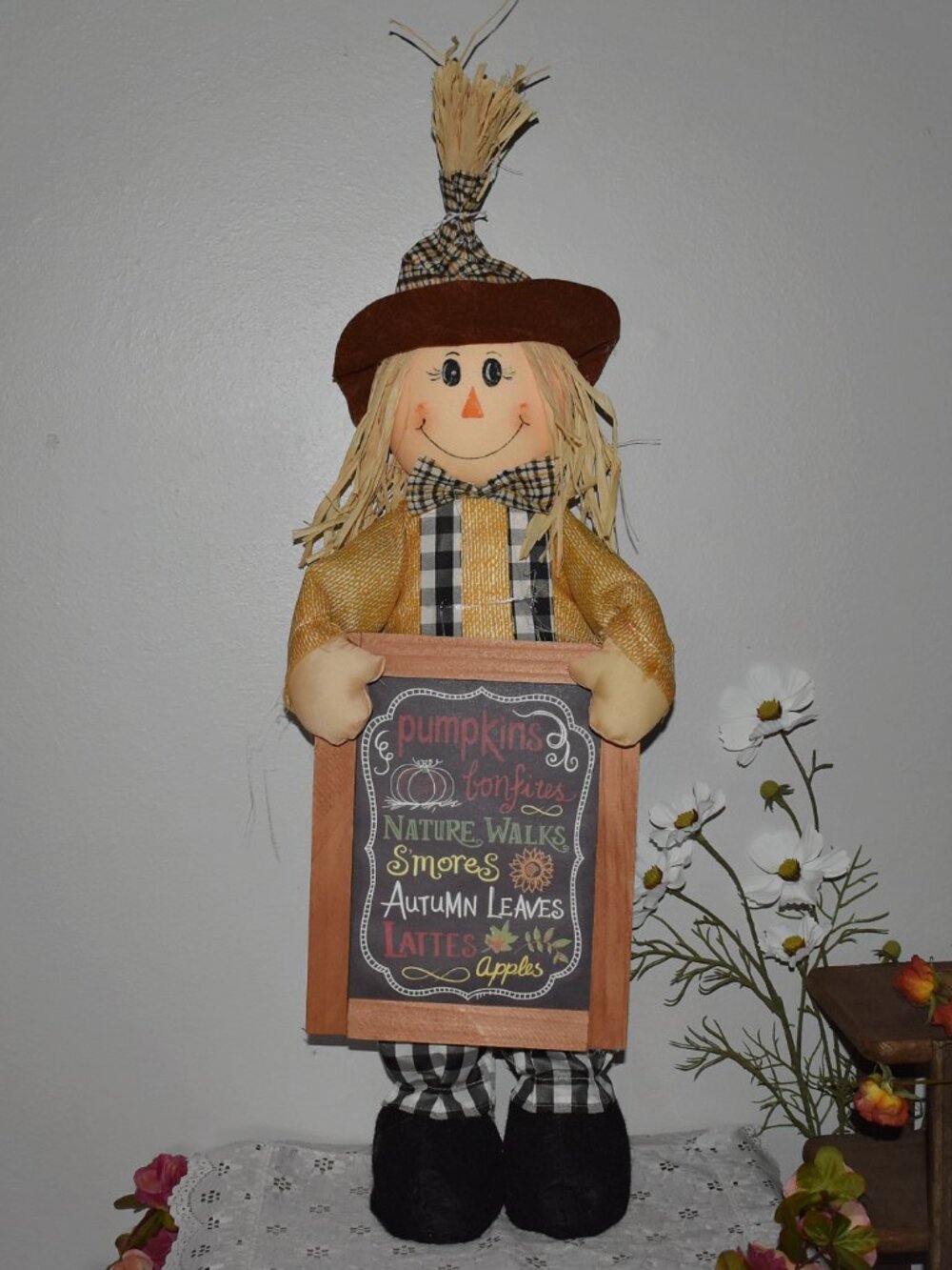 25" Tall Standing Scarecrow holding Sign Country Farmhouse Halloween Fall Decor